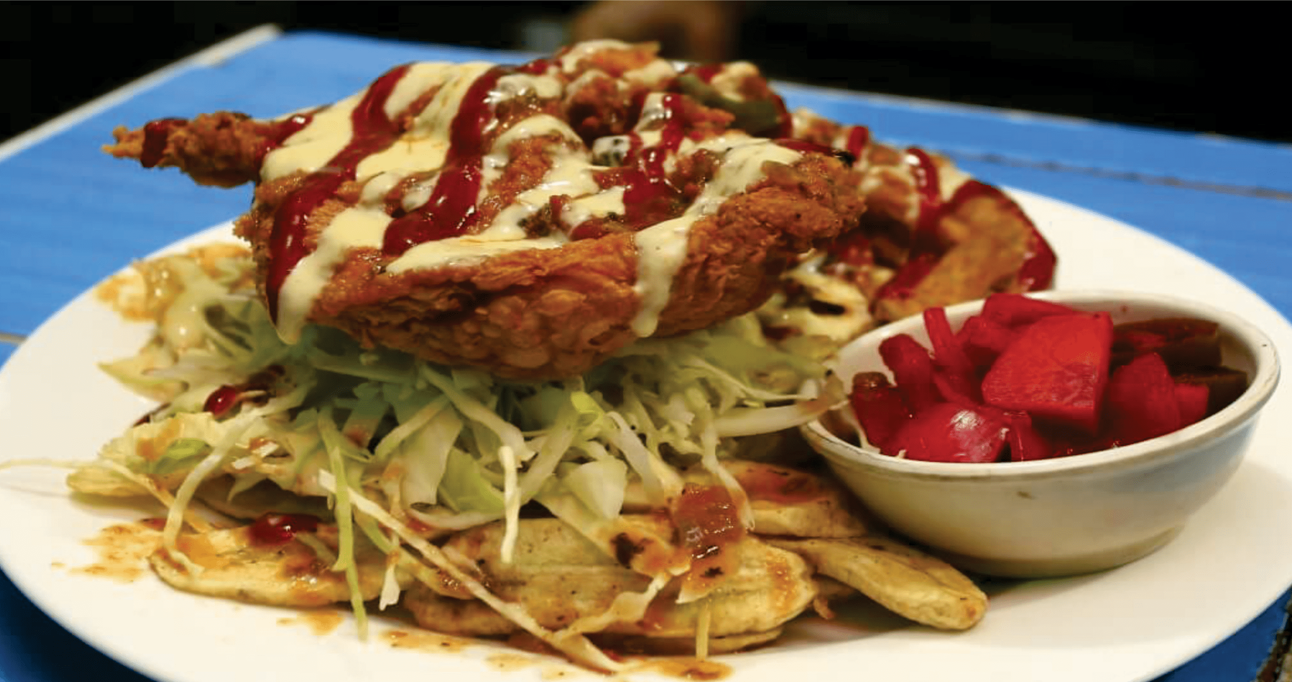 Pollo con tajadas / fried chicken with bananas slides