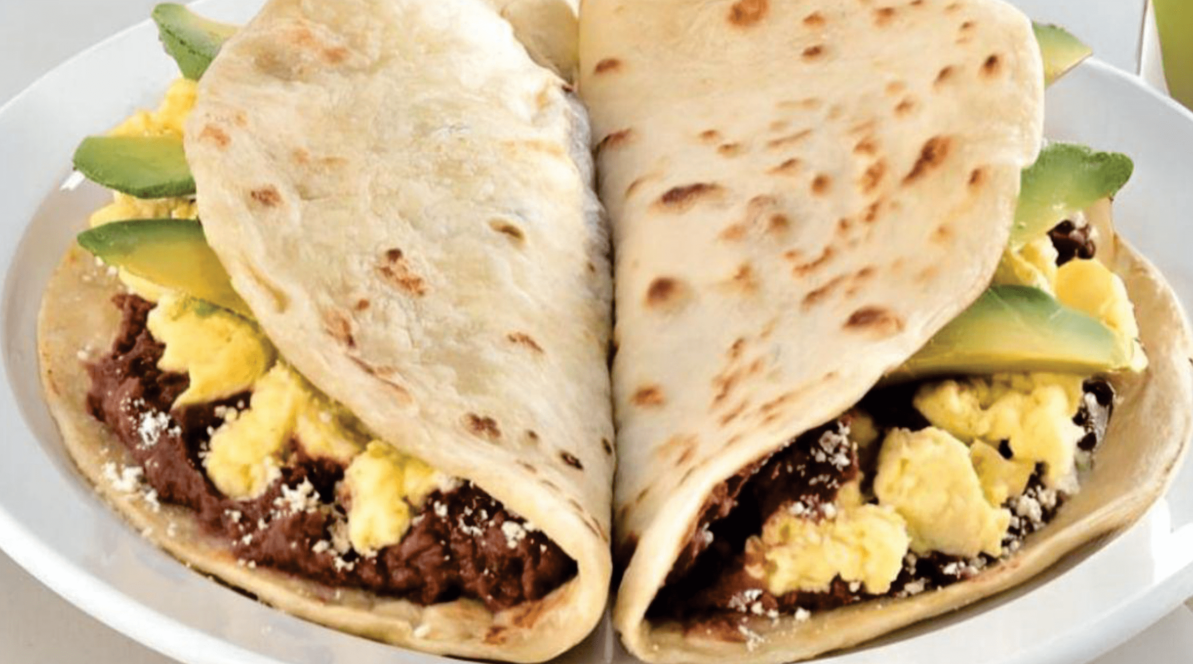 baleada con huevo y aguacate